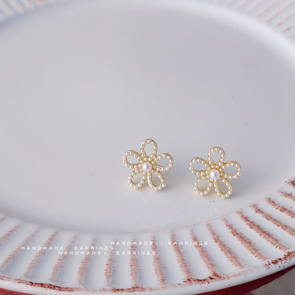 Wholesale S925 silver needle leaf rose small fresh flower earrings